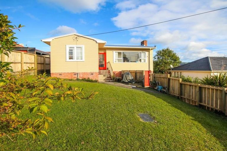 Photo of property in 48 Routley Drive, Glen Eden, Auckland, 0602