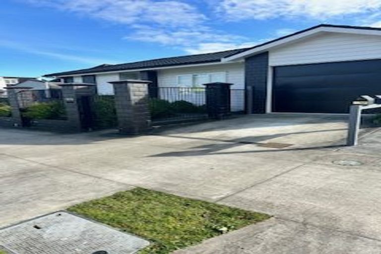 Photo of property in 55a Kowhai Avenue, Ebdentown, Upper Hutt, 5018