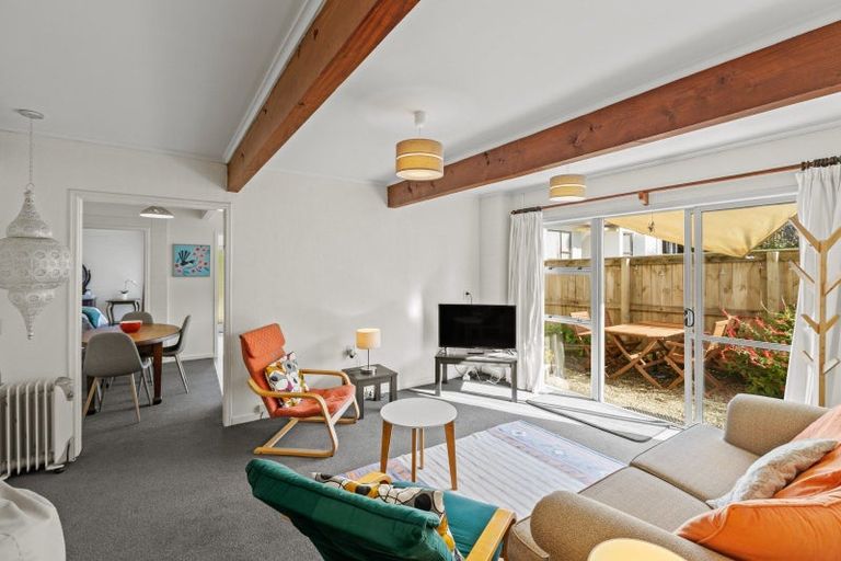 Photo of property in 5 Price Street, Westown, New Plymouth, 4310