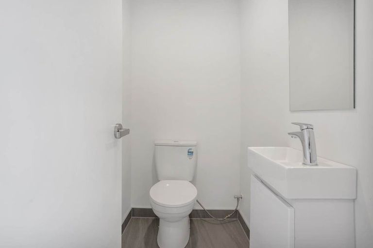 Photo of property in 3 Valour Lane, Papakura, 2110