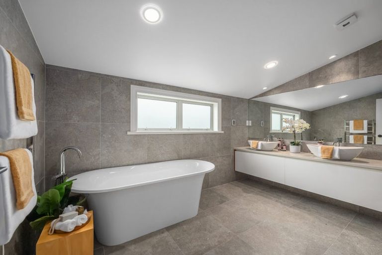 Photo of property in 51 Blacks Road, Greenhithe, Auckland, 0632