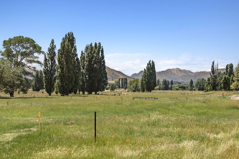 Photo of property in 83d Black Peak Road, Wanaka, 9382