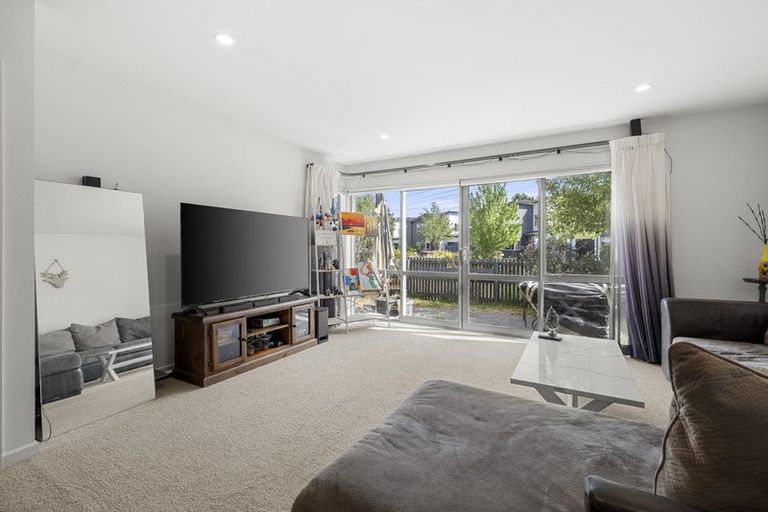 Photo of property in 11 Longueval Lane, Broomfield, Christchurch, 8042