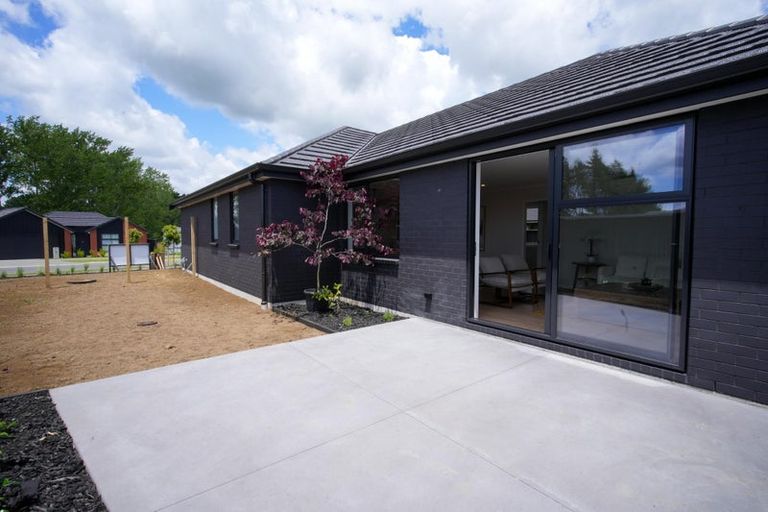 Photo of property in 47 Metoriti Crescent, Karaka, 2124