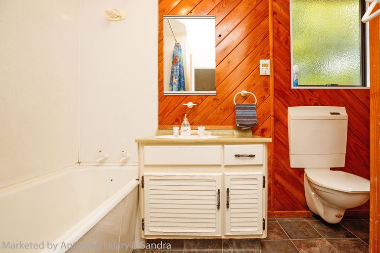 Photo of property in 19 Norwich Place, Awapuni, Palmerston North, 4412