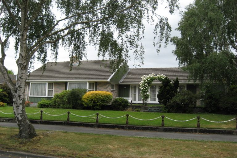 Photo of property in 4 Deepdale Street, Burnside, Christchurch, 8053