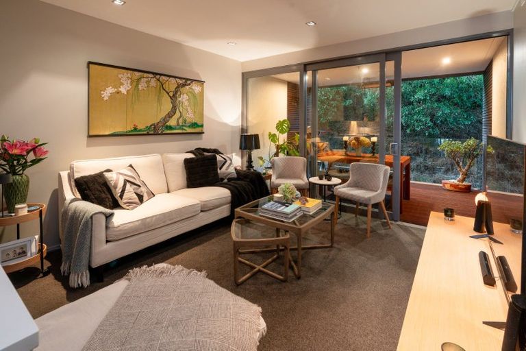 Photo of property in Patent 326 Apartments, 212s/326 Evans Bay Parade, Hataitai, Wellington, 6021