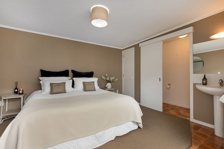 Photo of property in 155 Victoria Street, Cambridge, 3434