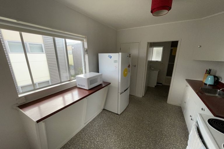 Photo of property in Mahora Court Flats, 25 Mahora Street, Kilbirnie, Wellington, 6022