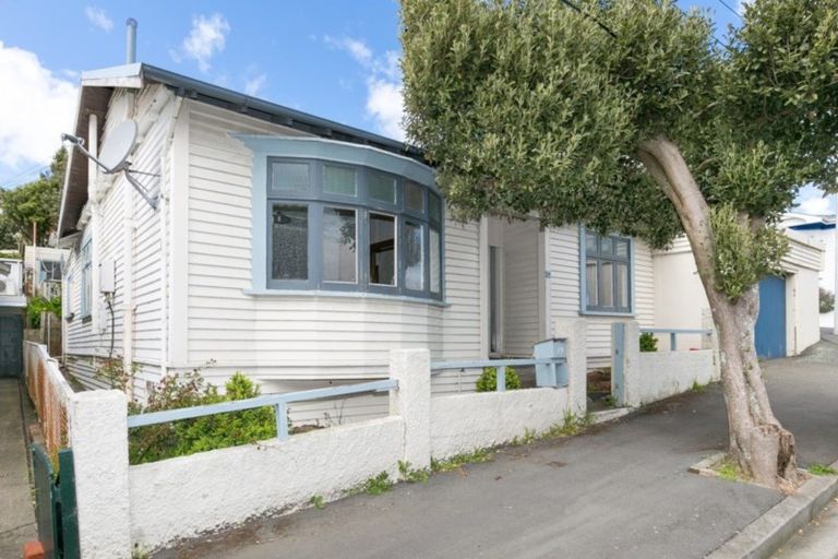 Photo of property in 19 Chatham Street, Berhampore, Wellington, 6023