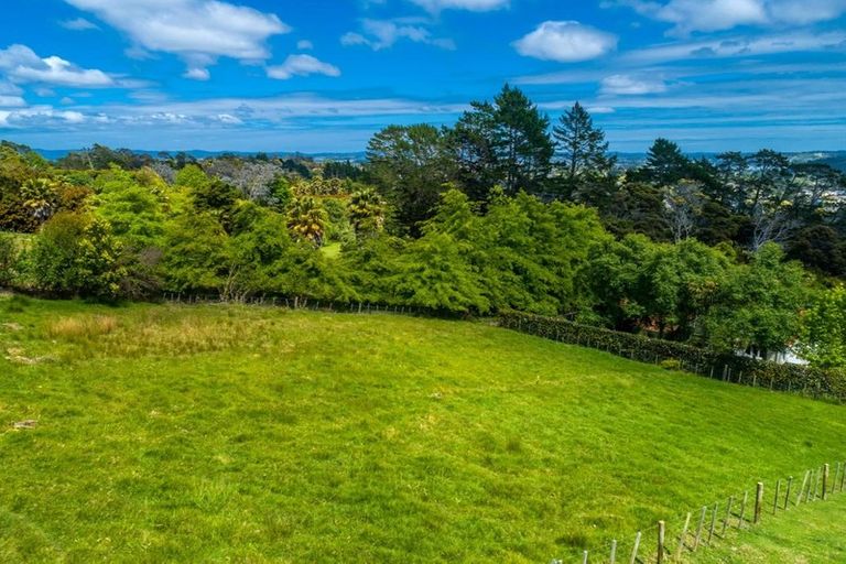 Photo of property in 186 Upper Harbour Drive, Greenhithe, Auckland, 0632