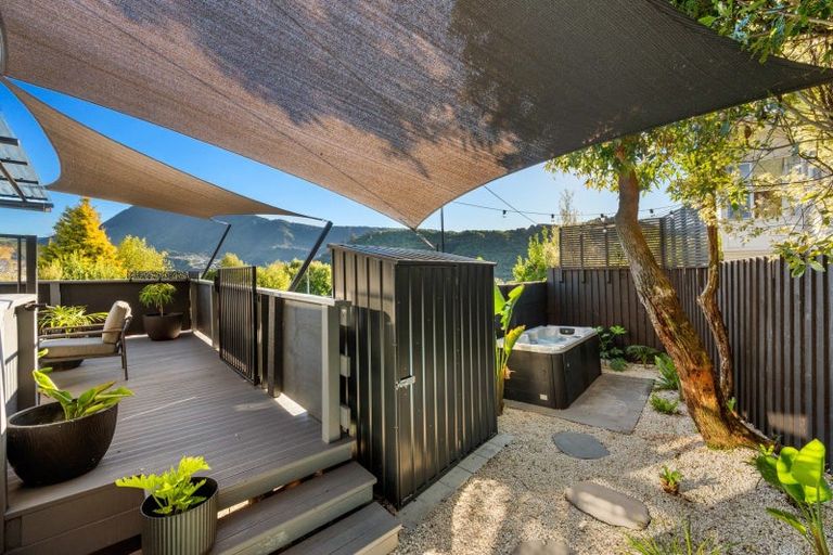 Photo of property in 33 Milton Terrace, Picton, 7220