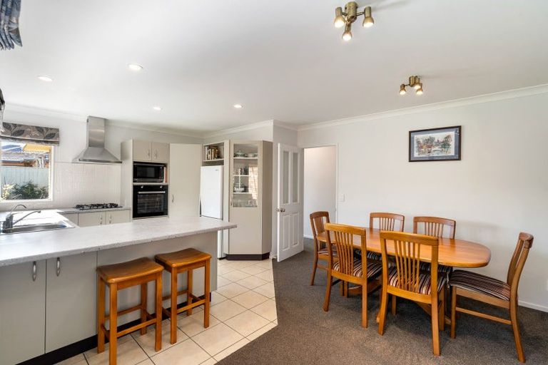 Photo of property in 4 Ashleigh Way, Waikanae Beach, Waikanae, 5036
