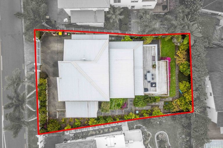 Photo of property in 114 Fairview Avenue, Fairview Heights, Auckland, 0632