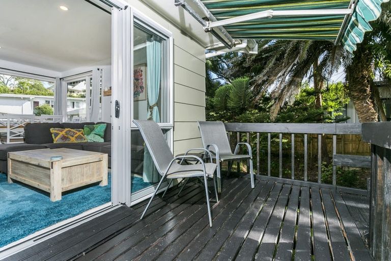 Photo of property in 57 Peach Road, Glenfield, Auckland, 0629