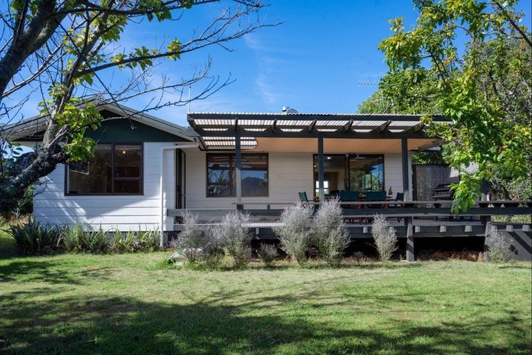 Photo of property in 30 Candu Lane, Kinloch, Taupo, 3377