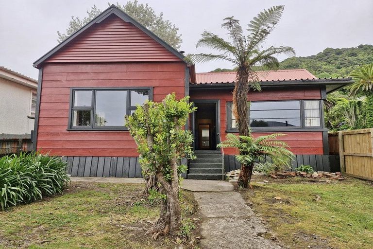 Photo of property in 17 Alexander Terrace, Greymouth, 7805