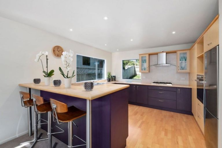 Photo of property in 2c Observatory Close, Whitby, Porirua, 5024
