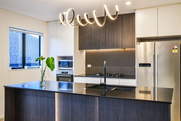 Photo of property in 14a Mantra Road, Massey, Auckland, 0614