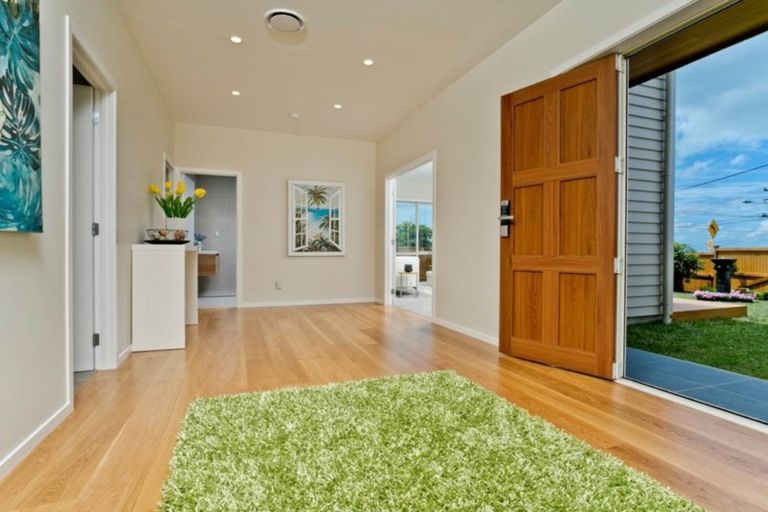 Photo of property in 187a Browns Bay Road, Browns Bay, Auckland, 0630