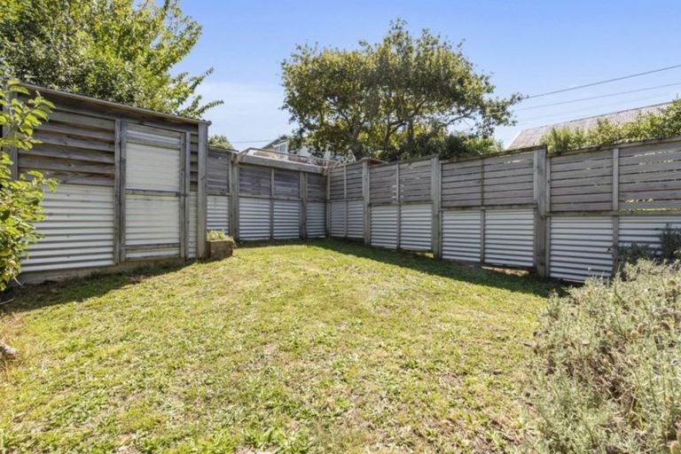 Photo of property in 1/19 Ranui Terrace, Tawa, Wellington, 5028