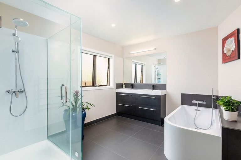 Photo of property in 57 St Annes Crescent, Wattle Downs, Auckland, 2103