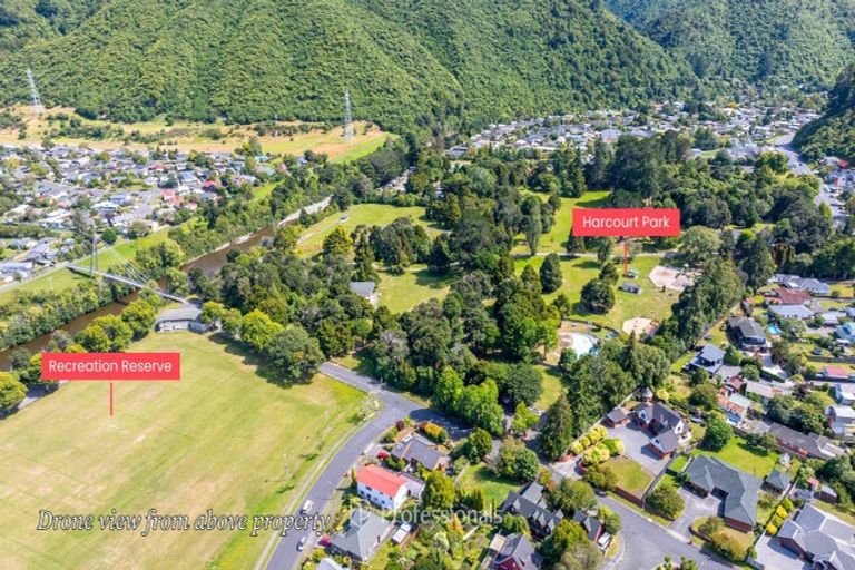 Photo of property in 2/23 Roband Crescent, Brown Owl, Upper Hutt, 5018