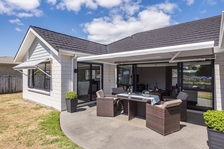 Photo of property in 176 Milne Drive, Paraparaumu, 5032