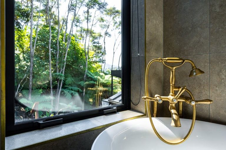 Photo of property in 41 Moetapu Bay Road, Moetapu Bay, Linkwater, 7282