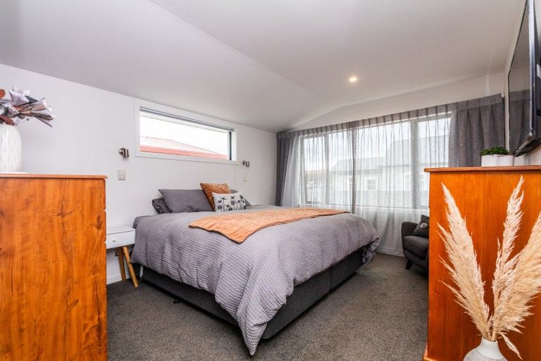 Photo of property in 9 Grange Street, Winton, 9720