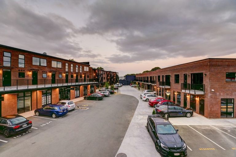 Photo of property in 18 Village Quarter Lane, Frankton, Hamilton, 3204