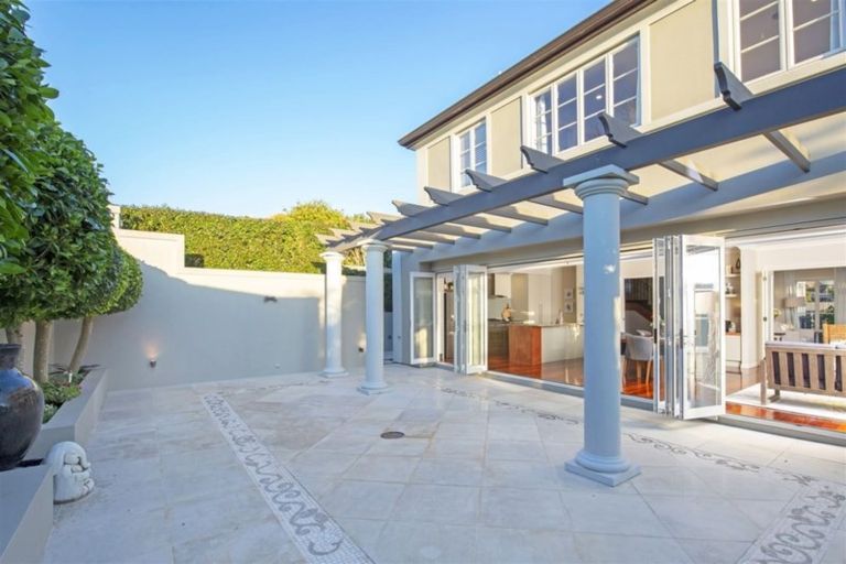 Photo of property in 26 Oliver Twist Avenue, Mellons Bay, Auckland, 2014