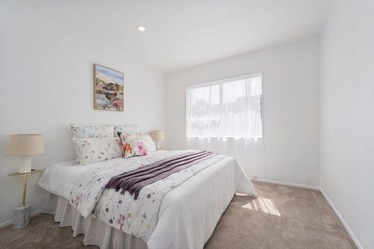 Photo of property in 2/5 Newington Road, Henderson, Auckland, 0612
