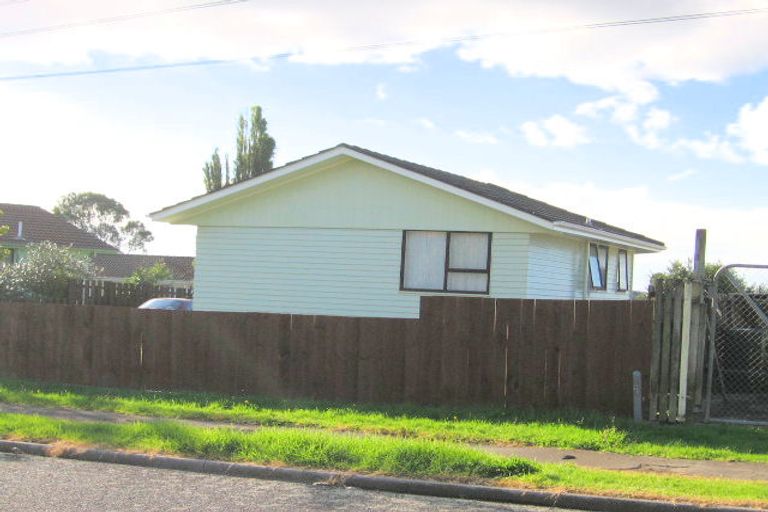 Photo of property in 19 Darnell Crescent, Clover Park, Auckland, 2019
