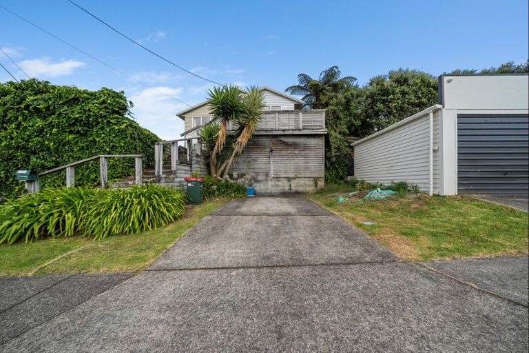 Photo of property in 132 Pioneer Road, Moturoa, New Plymouth, 4310