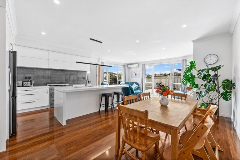 Photo of property in 1 Aporo Drive, Kumeu, 0810