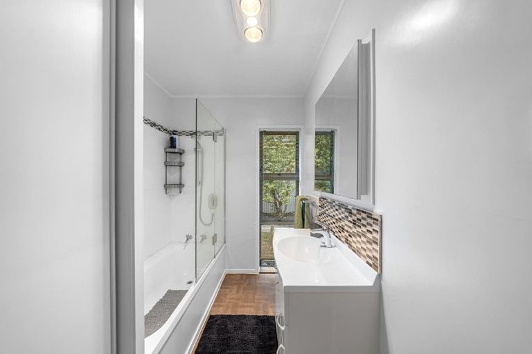 Photo of property in 1/12 Koromiko Street, New Lynn, Auckland, 0600