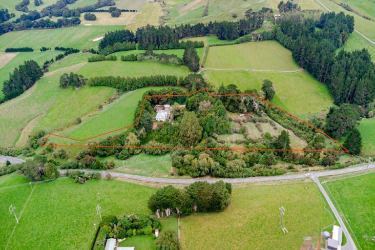 Photo of property in 406 Top Grass Road, Dannevirke, 4978