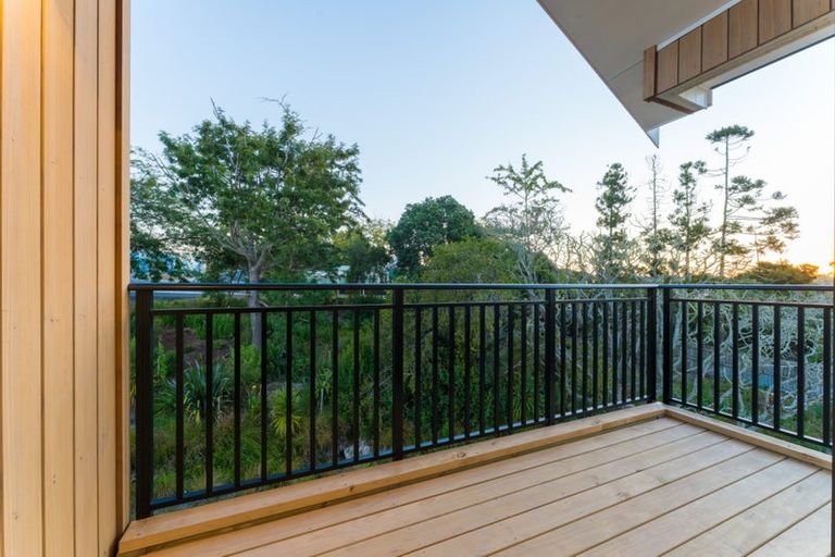 Photo of property in 26 Curtiss Circle, Hobsonville, 0618