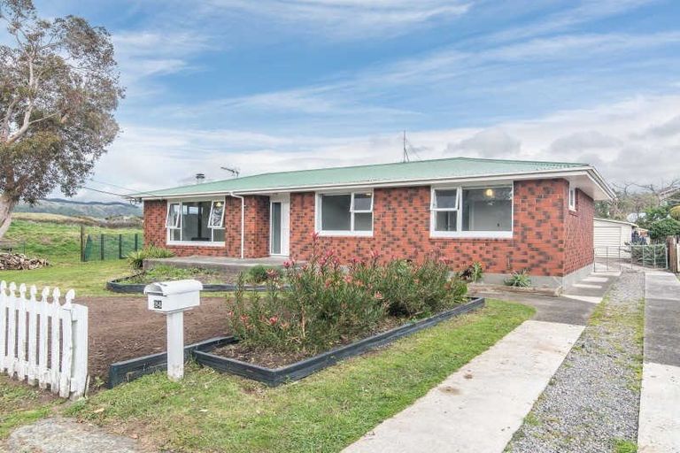 Photo of property in 24 Titoki Road, Raumati Beach, Paraparaumu, 5032