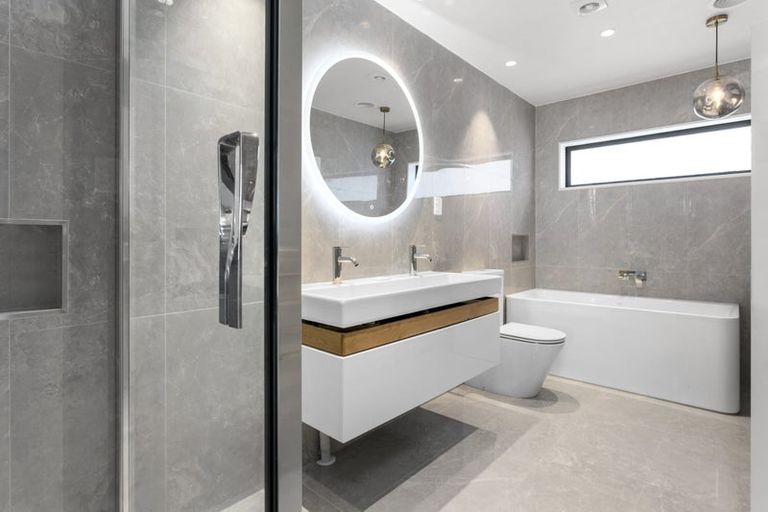 Photo of property in 9a Wolsley Avenue, Milford, Auckland, 0620