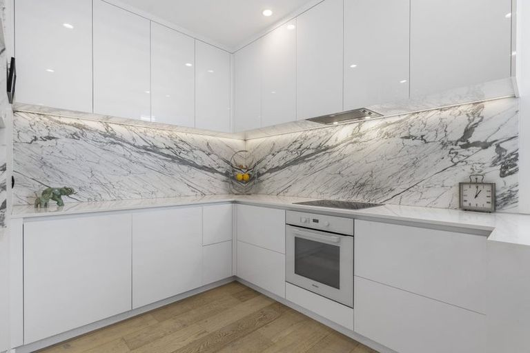 Photo of property in 10/4 Campbell Road, Takapuna, Auckland, 0622