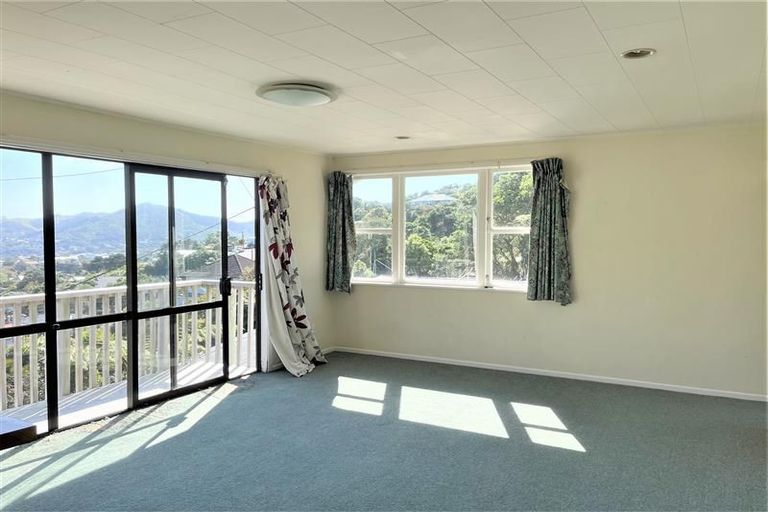 Photo of property in 41 Versailles Street, Karori, Wellington, 6012