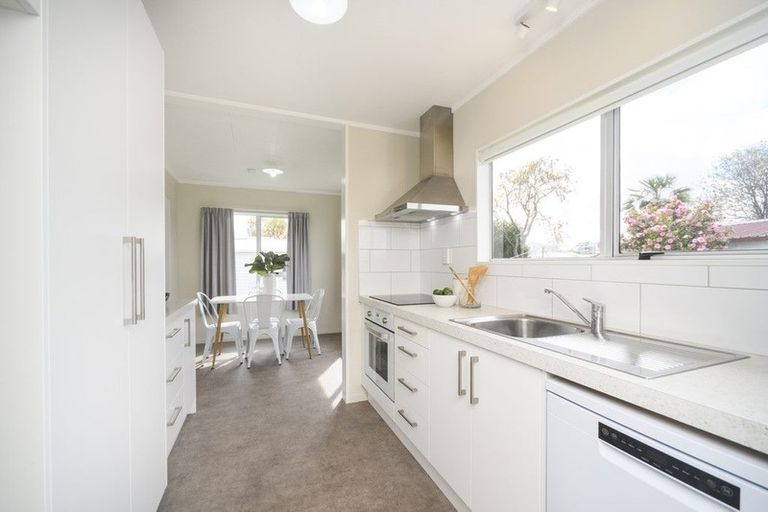 Photo of property in 10 Jupiter Street, Milson, Palmerston North, 4414