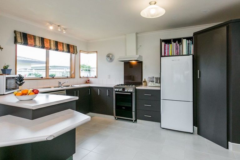 Photo of property in 18b Knightsbridge Place, Taradale, Napier, 4112