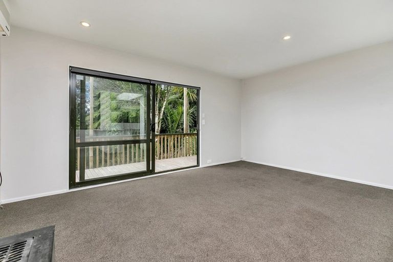 Photo of property in 493 Scenic Drive, Waiatarua, Auckland, 0612