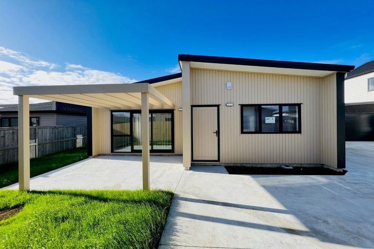 Photo of property in 24 Black Beech Crescent, Takanini, 2110