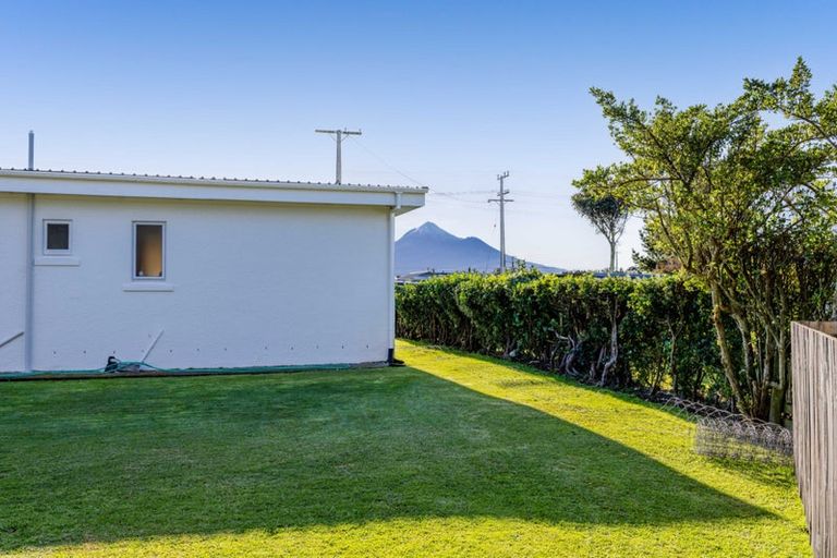 Photo of property in 62 Gisborne Terrace, Opunake, 4616