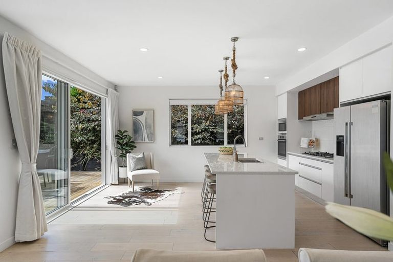 Photo of property in 12 Marae Road, Greenhithe, Auckland, 0632