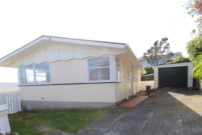 Photo of property in 81 Beazley Avenue, Paparangi, Wellington, 6037